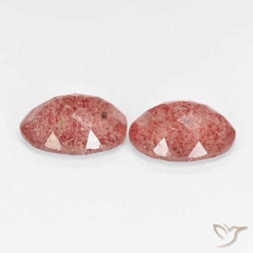 Shop natural 4.29ct ラズベリーピンク ストロベリークォーツ gems, 楕円形, from ロシア at GemSelect. In stock, global shipping!