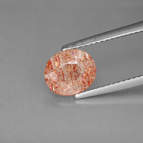 1.53カラットの天然オレンジサンストーン（8.3×7.2 mm・透明）