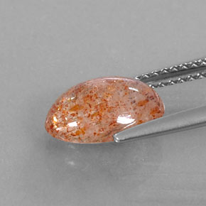 2.18カラットの天然オレンジサンストーン（10.4×7.7 mm・透明）