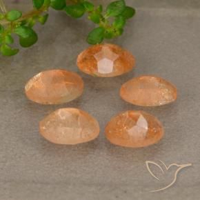 Shop natural 2.47ct 赤みがかったオレンジ サンストーン gems, 楕円形, from ロシア at GemSelect. In stock, global shipping!