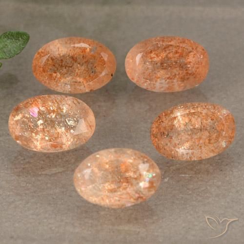Shop natural 2.57ct 赤みがかったオレンジ サンストーン gems, 楕円形, from ロシア at GemSelect. In stock, global shipping!