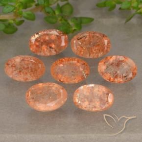 Shop natural 3.92ct ミディアム薄いオレンジ サンストーン gems, 楕円形, from ロシア at GemSelect. In stock, global shipping!