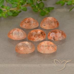 Shop natural 3.92ct ミディアム薄いオレンジ サンストーン gems, 楕円形, from ロシア at GemSelect. In stock, global shipping!