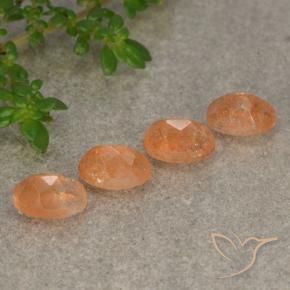 Shop natural 2.25ct ミディアムオレンジ サンストーン gems, 楕円形, from ロシア at GemSelect. In stock, global shipping!