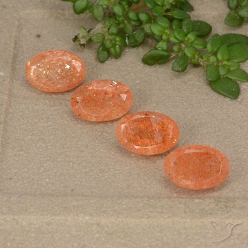 2.36 カラットのオレンジ サンストーン、6.1 x 4 mm オーバル カット、ロシア産, Photo A