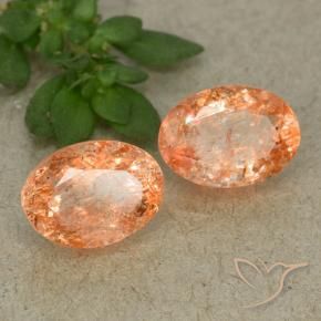 Shop natural 1.72ct ミディアム薄いオレンジ サンストーン gems, 楕円形, from ロシア at GemSelect. In stock, global shipping!