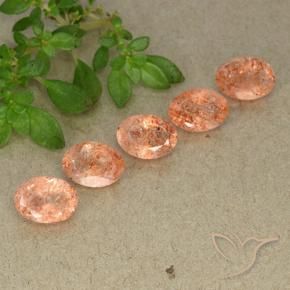 Shop natural 3.72ct ミディアム薄いオレンジ サンストーン gems, 楕円形, from ロシア at GemSelect. In stock, global shipping!