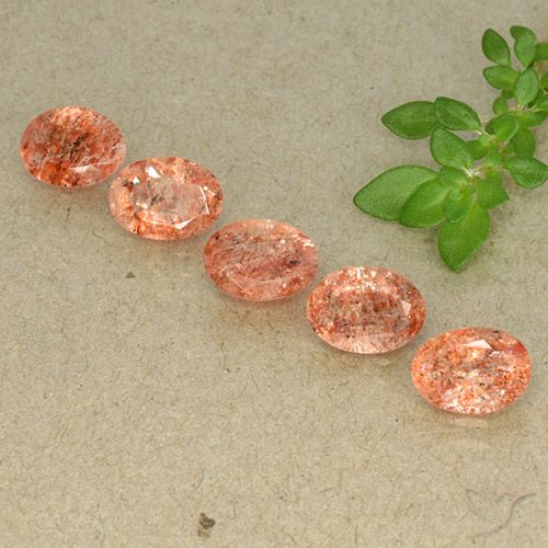 Shop natural 3.73ct ミディアム薄いオレンジ サンストーン gems, 楕円形, from ロシア at GemSelect. In stock, global shipping!