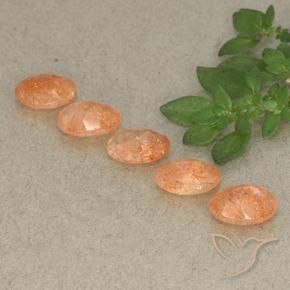Shop natural 3.75ct ミディアム薄いオレンジ サンストーン gems, 楕円形, from ロシア at GemSelect. In stock, global shipping!