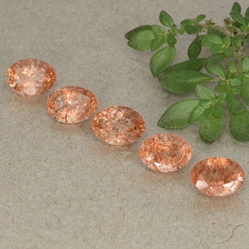Shop natural 3.94ct ミディアムオレンジ サンストーン gems, 楕円形, from ロシア at GemSelect. In stock, global shipping!