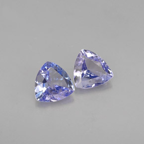 カラットの天然バイオレットブルータンザナイト（4.7×4.5 mm・トリリアント）