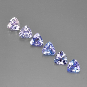 カラットの天然バイオレットブルータンザナイト（4.5×4.5 mm・トリリアント）