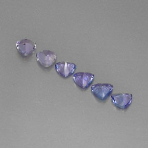カラットの天然バイオレットブルータンザナイト（4.5×4.5 mm・トリリアント）