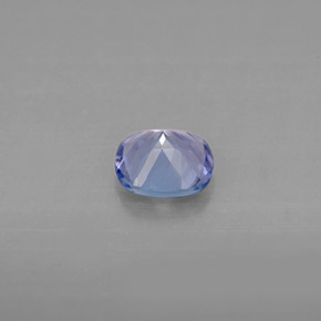 0.74カラットの天然バイオレットブルータンザナイト（5.7×5.6 mm・クッションカット）