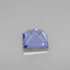 0.91カラットの天然バイオレットブルータンザナイト（5.6×5.5 mm・四角）