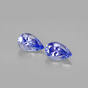 カラットの天然青みがかったバイオレットタンザナイト（8×5.1 mm・洋梨の形）