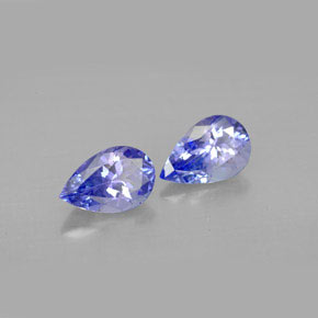 カラットの天然青みがかったバイオレットタンザナイト（8×5.1 mm・洋梨の形）