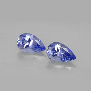 カラットの天然青みがかったバイオレットタンザナイト（8.1×5.1 mm・洋梨の形）
