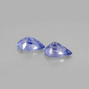 カラットの天然青みがかったバイオレットタンザナイト（8.1×5.1 mm・洋梨の形）