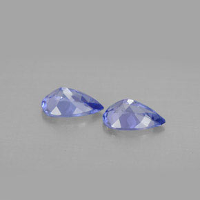 カラットの天然青みがかったバイオレットタンザナイト（8×5.1 mm・洋梨の形）