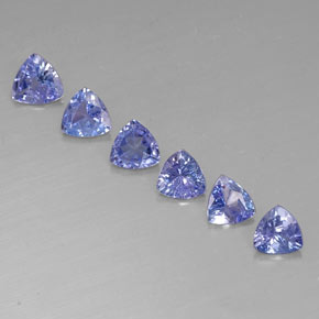 カラットの天然バイオレットブルータンザナイト（4.8×4.7 mm・トリリアント）
