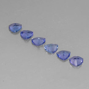 カラットの天然バイオレットブルータンザナイト（4.7×4.6 mm・トリリアント）