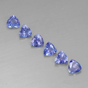 カラットの天然バイオレットブルータンザナイト（4.6×4.6 mm・トリリアント）