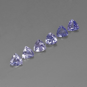 カラットの天然バイオレットブルータンザナイト（4.6×4.5 mm・トリリアント）