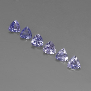 カラットの天然バイオレットブルータンザナイト（4.6×4.5 mm・トリリアント）