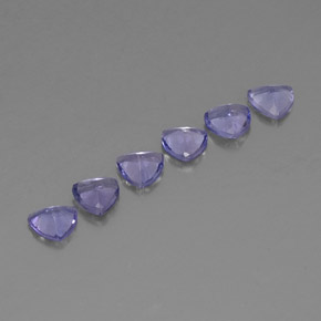 カラットの天然バイオレットブルータンザナイト（4.6×4.5 mm・トリリアント）