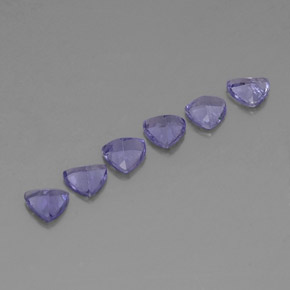カラットの天然バイオレットブルータンザナイト（4.6×4.5 mm・トリリアント）