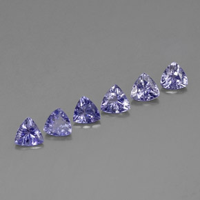 カラットの天然バイオレットブルータンザナイト（4.6×4.6 mm・トリリアント）