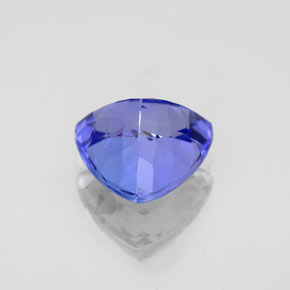 2.45カラットの天然バイオレットブルータンザナイト（8.7×8.6 mm・トリリアント）