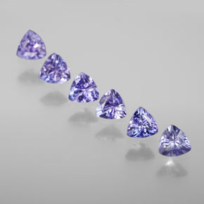 カラットの天然バイオレットブルータンザナイト（4.5×4.4 mm・トリリアント）