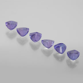 カラットの天然バイオレットブルータンザナイト（4.5×4.4 mm・トリリアント）