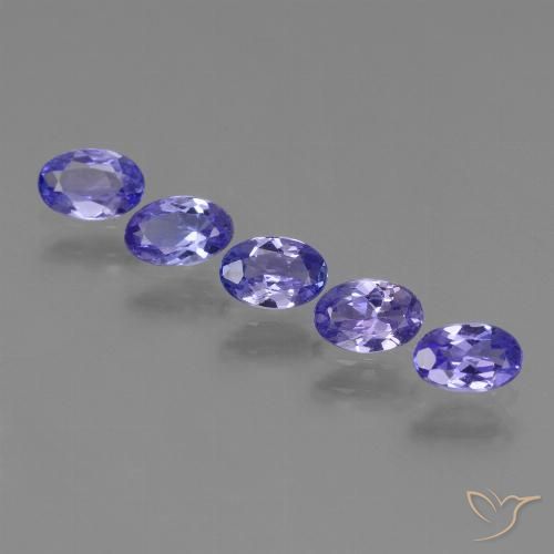 1.69カラットの天然濃いバイオレットブルータンザナイト（5.6×3.7 mm・オーバルカット）