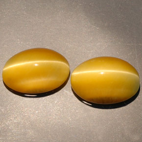 カラットの天然ゴールドTiger's Eye（14×10.1 mm・オーバルカット）