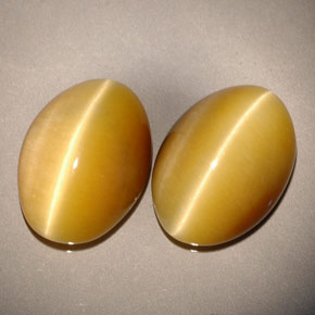 カラットの天然ゴールドTiger's Eye（13.8×9.8 mm・オーバルカット）