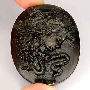 122.90カラットの天然マルチカラーTiger's Eye（44×35.4 mm・ファンシーシェイプ）