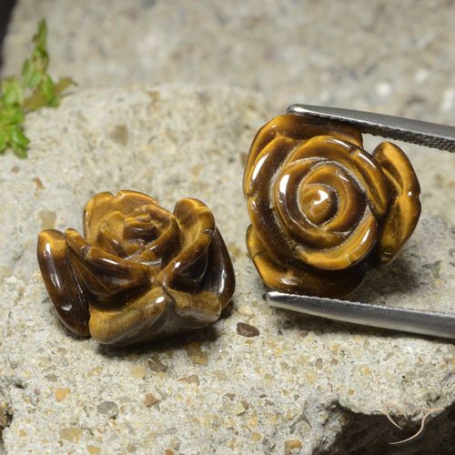 22.12カラットの天然ライトブラウンTiger's Eye（15.5×15.3 mm・フラワーカット）