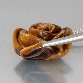10.53カラットの天然ゴールドブラウンTiger's Eye（15.6×15.1 mm・ファンシーシェイプ）