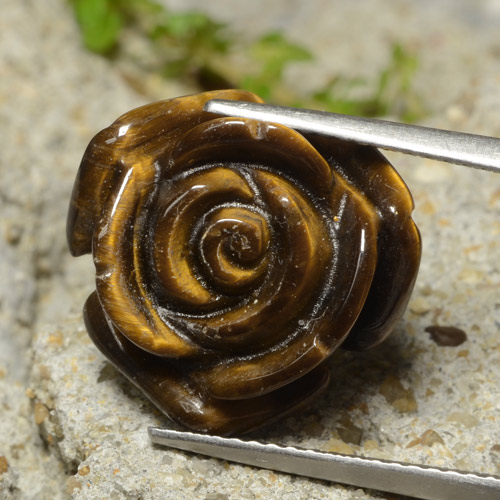 10.98カラットの天然ミディアムブラウンタイガーズアイ、フラワーカット、オペーク