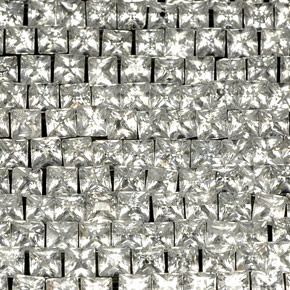 カラットの天然ホワイトトパーズ（3×3 mm・四角）
