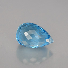 2.25カラットの天然スイスブルートパーズ（8.5×5.6 mm・ブリオレット）