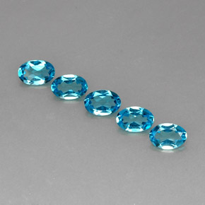 カラットの天然スイスブルートパーズ（6×4 mm・オーバルカット）