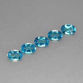 カラットの天然スイスブルートパーズ（6×4 mm・オーバルカット）