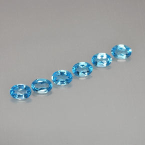カラットの天然スイスブルートパーズ（7×5 mm・オーバルカット）
