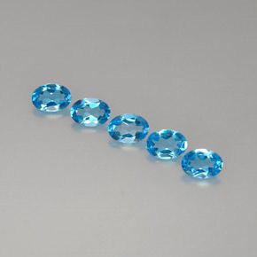 カラットの天然スイスブルートパーズ（7×5 mm・オーバルカット）