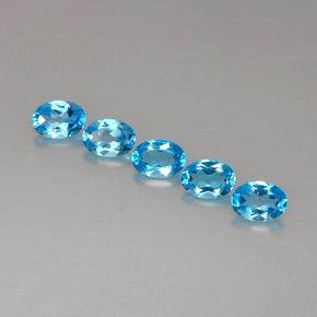 カラットの天然スイスブルートパーズ（7×5 mm・オーバルカット）