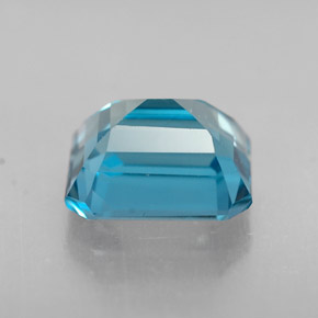 1.94カラットの天然ロンドンブルートパーズ（7.5×6 mm・エメラルドカット）